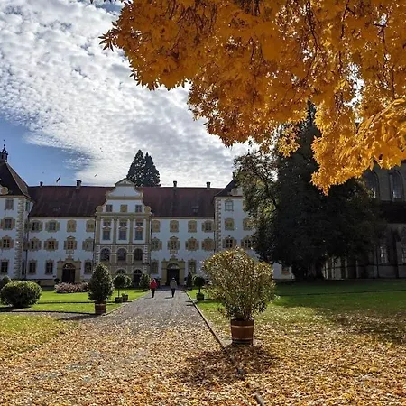 In With Swimming Pool Casa vacanze